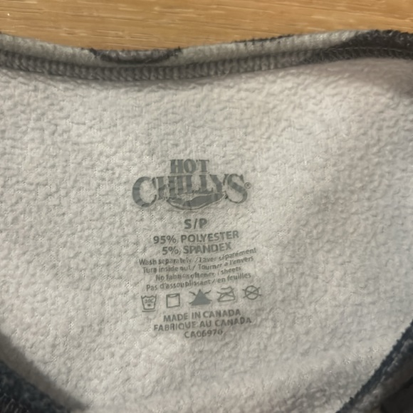 Hot Chillys undershirt - small - Picture 2 of 4